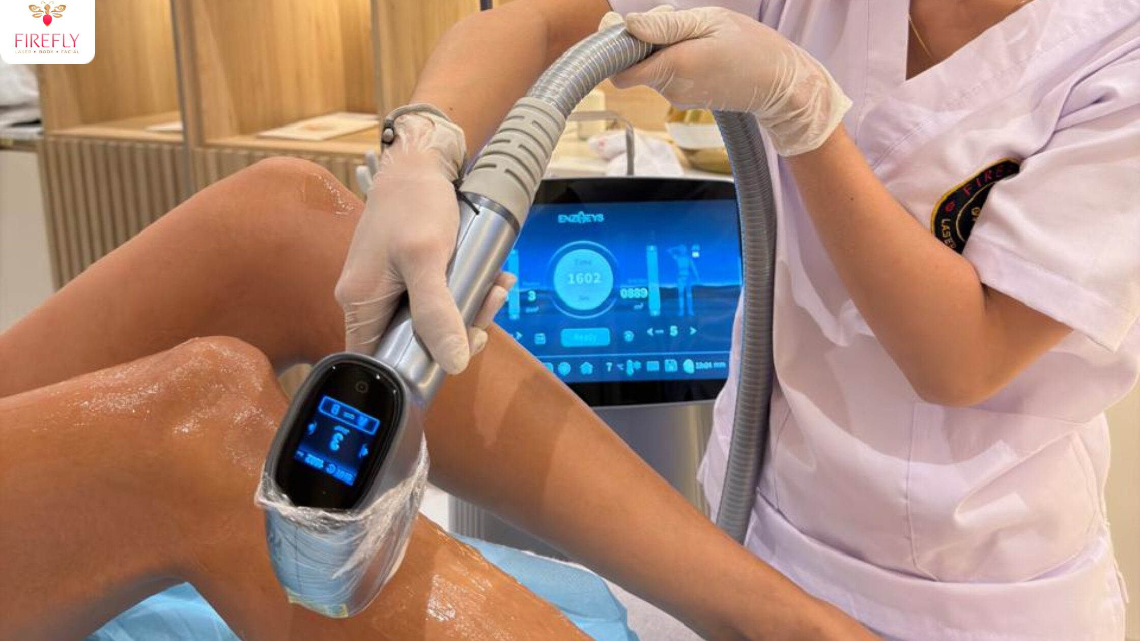 Advanced diode laser hair removal procedure performed by trained therapist in Canggu
