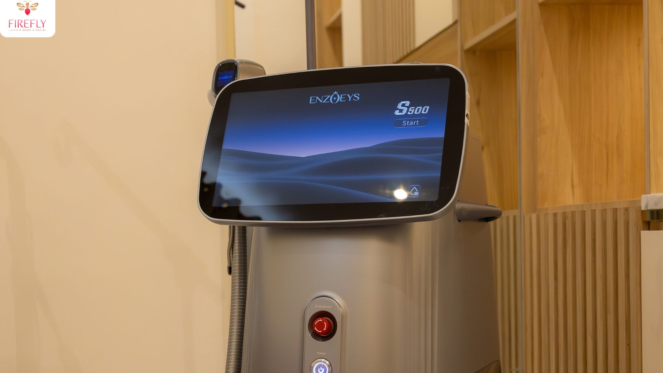 Triple wavelength diode laser 755nm 808nm 1064nm for safe hair removal on tanned skin in Bali
